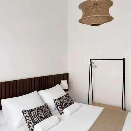 1e- Walk Everywhere From Lisbon's Iconic Neighborhoods, Rossio, Chiado, Baixa And Liberty Avenue Lisboa