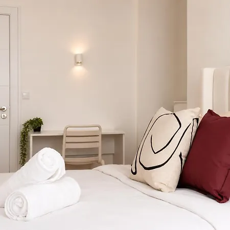 1e- Walk Everywhere From Lisbon's Iconic Neighborhoods, Rossio, Chiado, Baixa And Liberty Avenue Lisboa